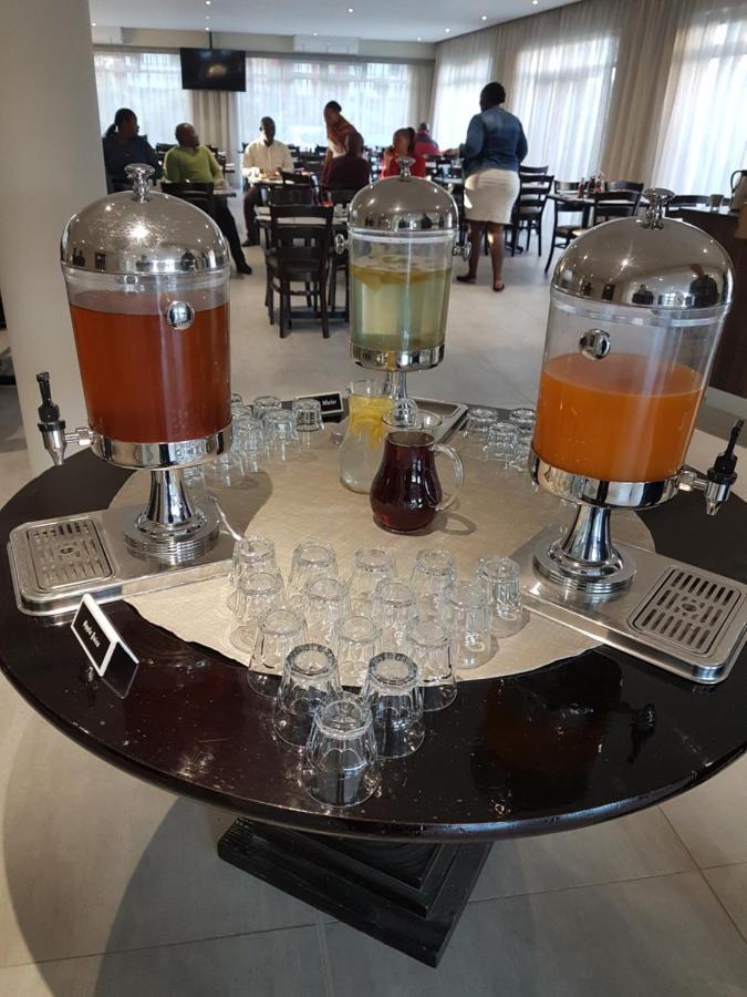 Hotel Savoy And Conference Centre Умтата Екстер'єр фото