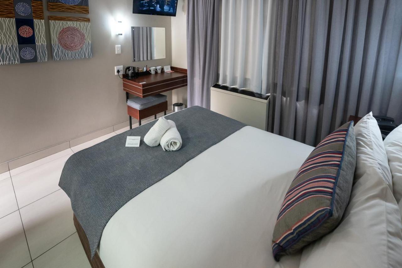 Hotel Savoy And Conference Centre Умтата Екстер'єр фото
