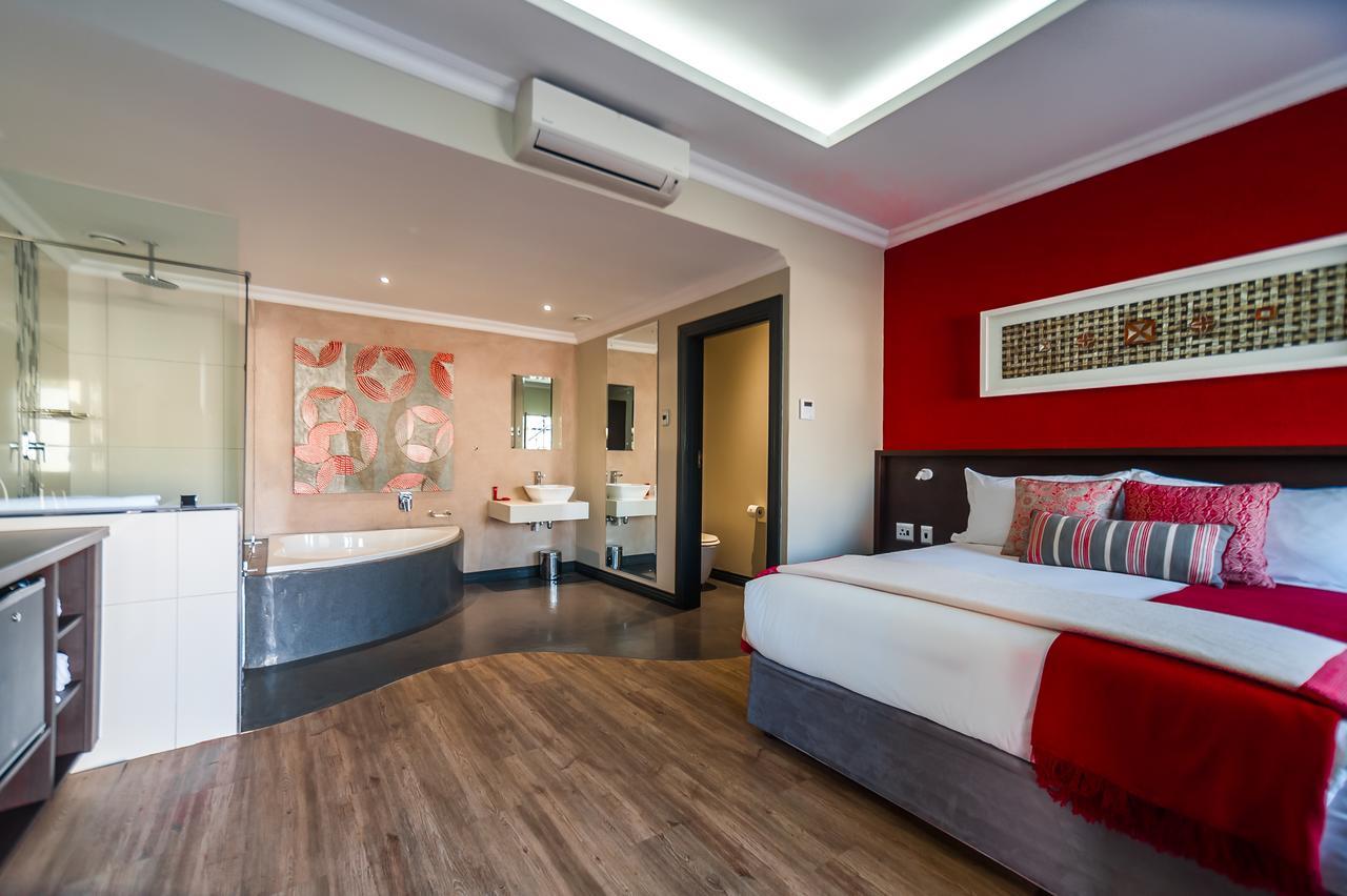 Hotel Savoy And Conference Centre Умтата Екстер'єр фото